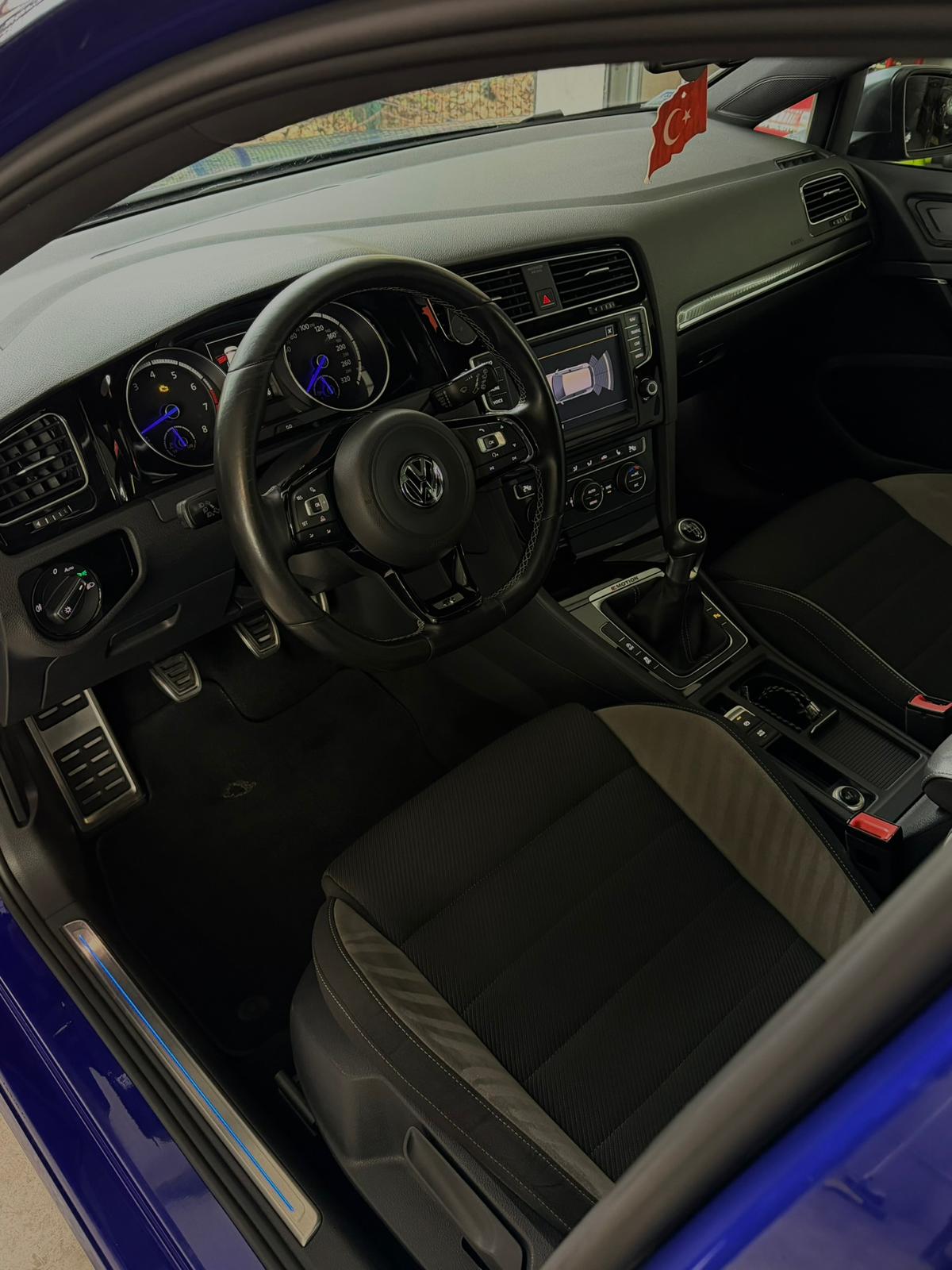 Detailing intérieur Volkswagen Golf R tissu Marcinelle