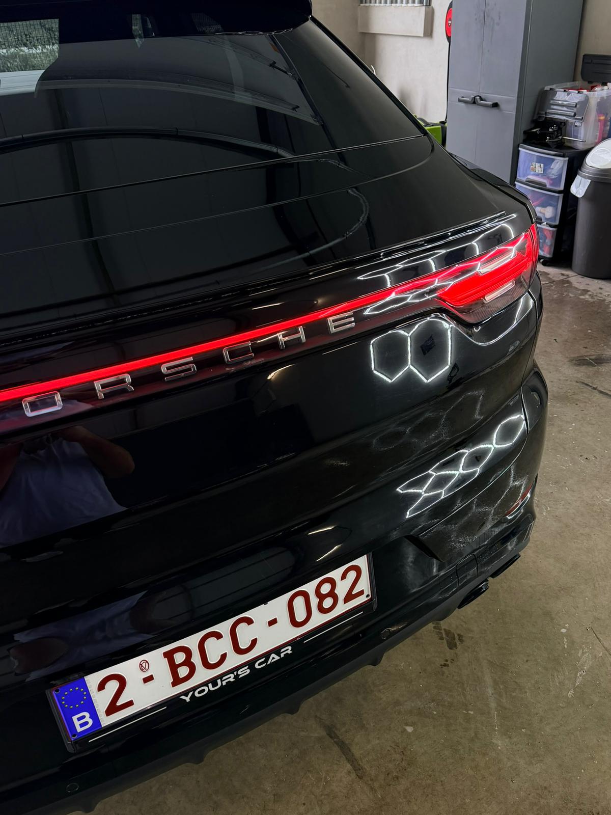 Traitement céramique Porsche noire finition miroir Jumswash