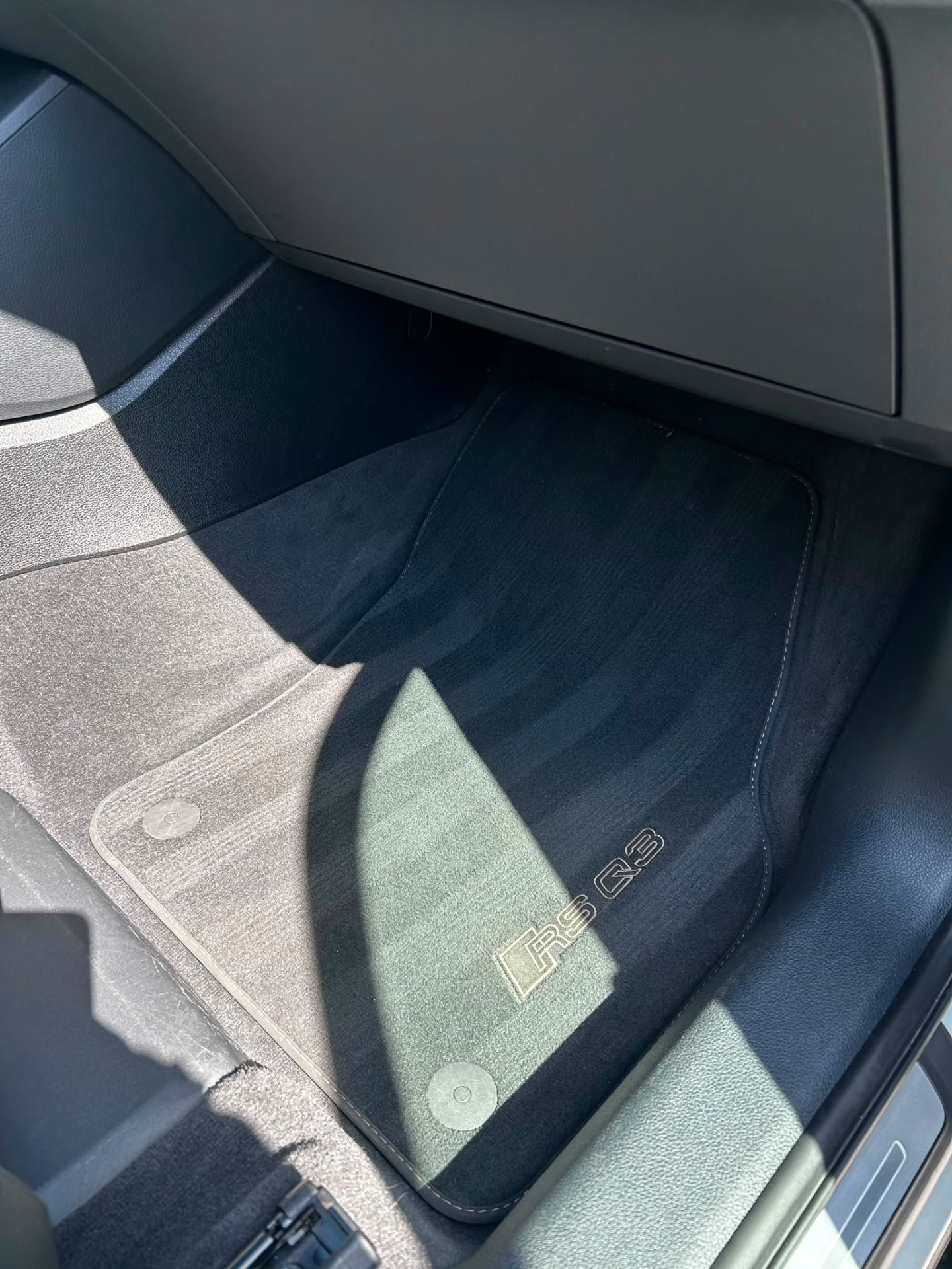 Nettoyage tapis tissu Audi RS Q3 Jumswash Marcinelle